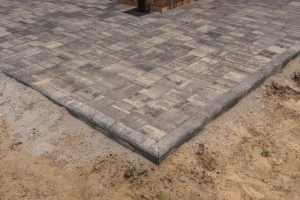 Купить бордюры БР.100.20.8 (11) гранит листопад (черный,белый) - Антрацит от производителя - Компания «Выбор»